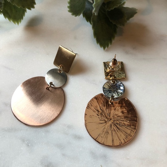 The Leighton - Classic 3 Toned Drop Earrings - Picture 3 of 5